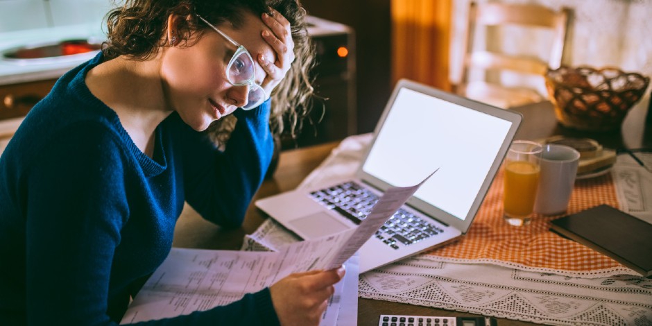 A student stresses out about filing her income taxes.